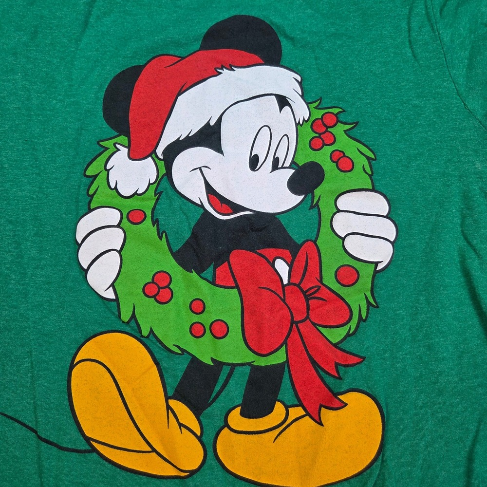 Disney Graphic Tee Mens M Mickey Mouse Christmas Wreath Short Sleeve Green Shirt